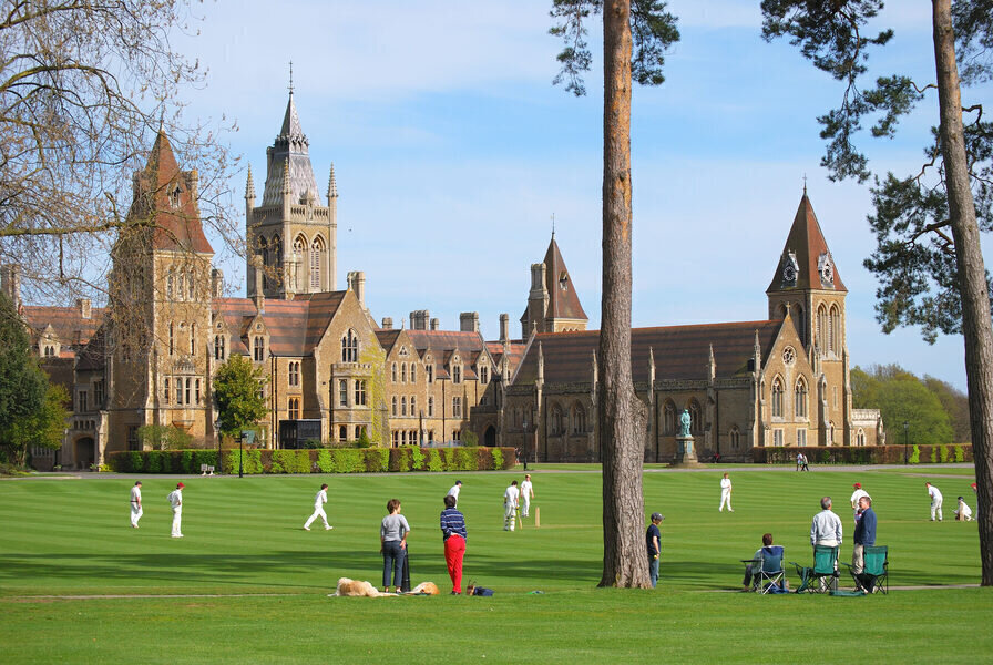 Boarding vs Day Schools: Which is best for your child?