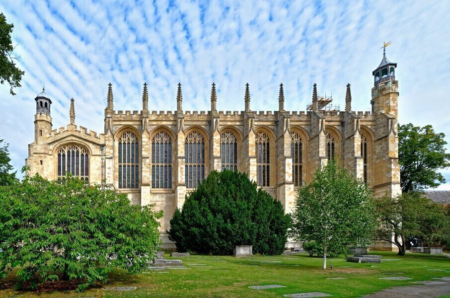 How much do UK private schools cost in 2025/26? Fees, VAT impact & regional comparison