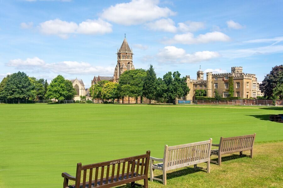 How to choose the right UK independent school for your child: A parent’s complete guide