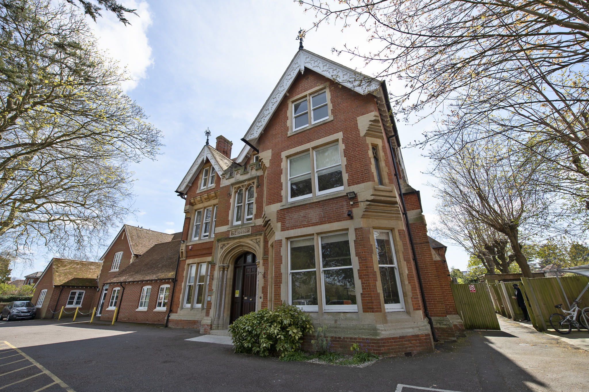 The Worthgate School